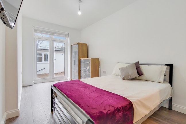 A bright double room in Tooting bills included Main Photo
