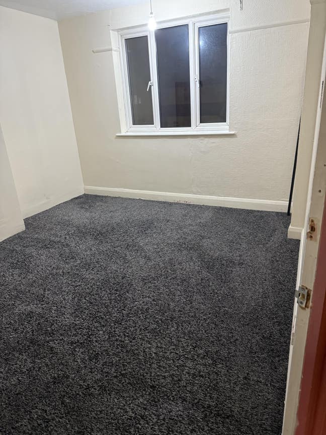 Double room in Mitcham Main Photo