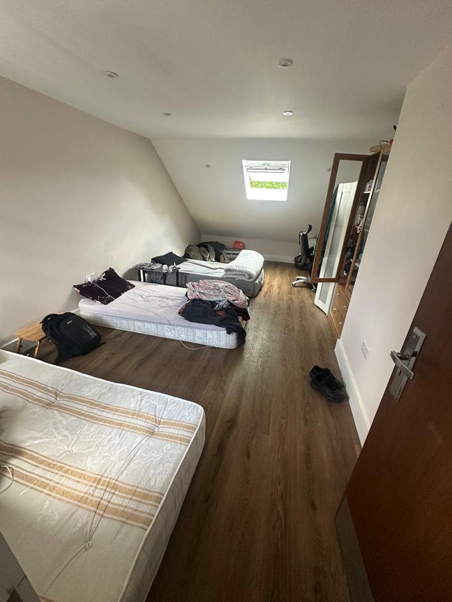 &pound;330 Only All Bills Included Main Photo