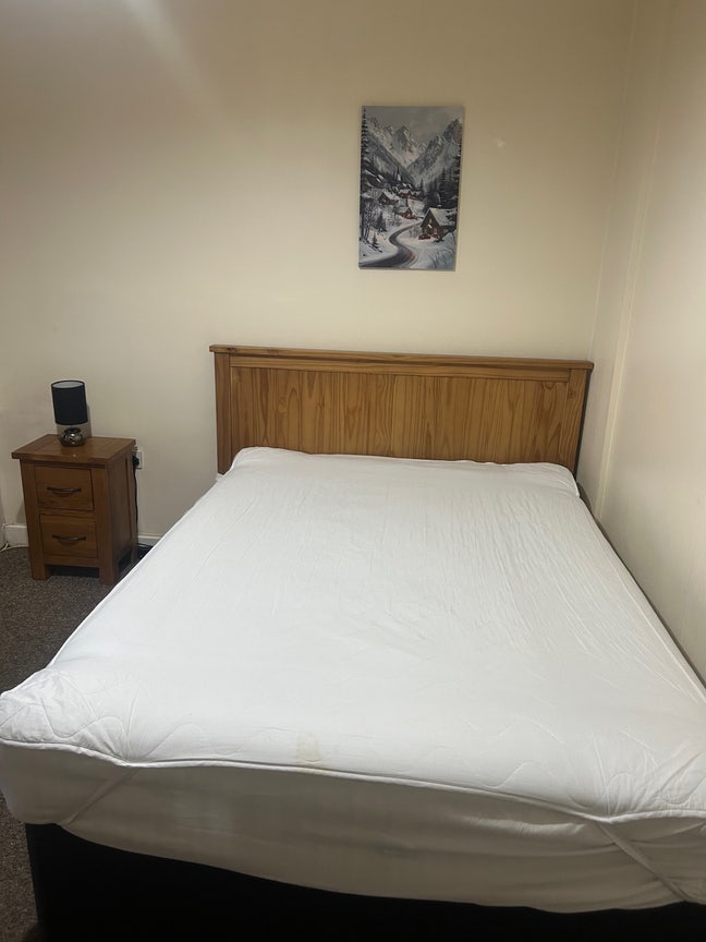  Clean  Room All Inclusive & Wifi  Nr Town Centre  Main Photo