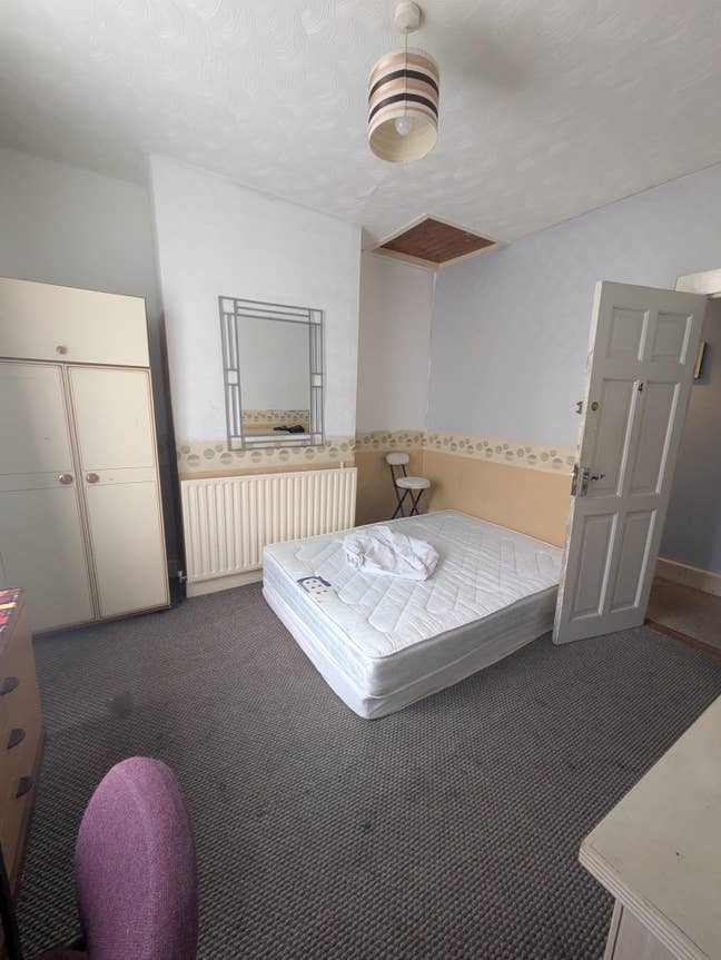Room Available for immediate move Main Photo