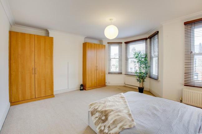 Large double room in West Ealing Main Photo