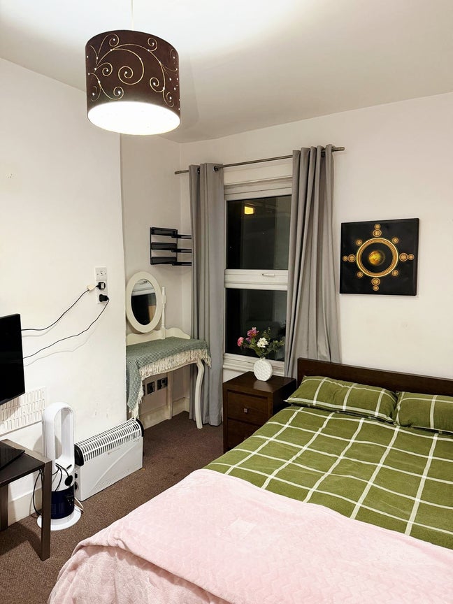 Cozy Double Bedroom in Greenwich Area with all Ame Main Photo