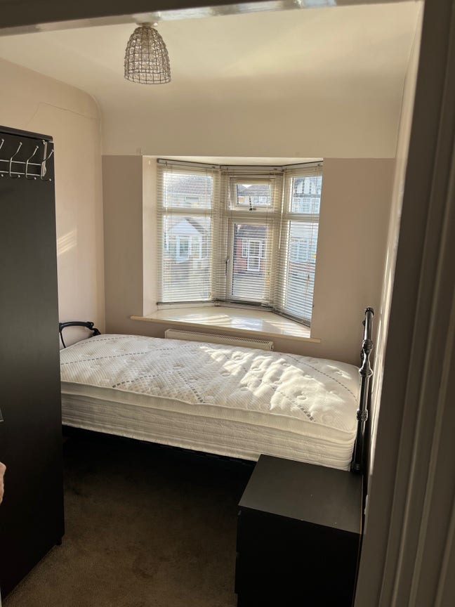 Hayes – Single Room available now &pound;580 p/month. Main Photo