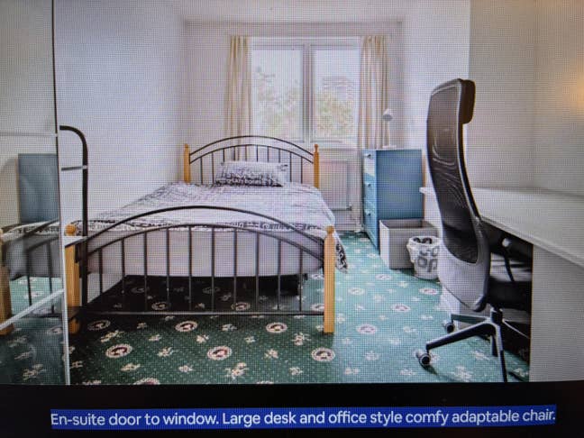 Large Fully En-Suite Airy Room - Bow. Main Photo