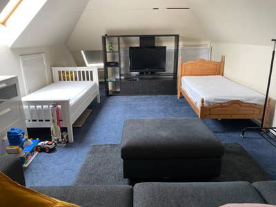 Large room to let in home with Christian family  Main Photo