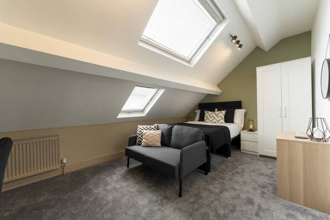 Top Floor Double Room - Bills incl Main Photo