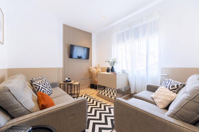 Top Floor Double Rooms - Bills incl Main Photo