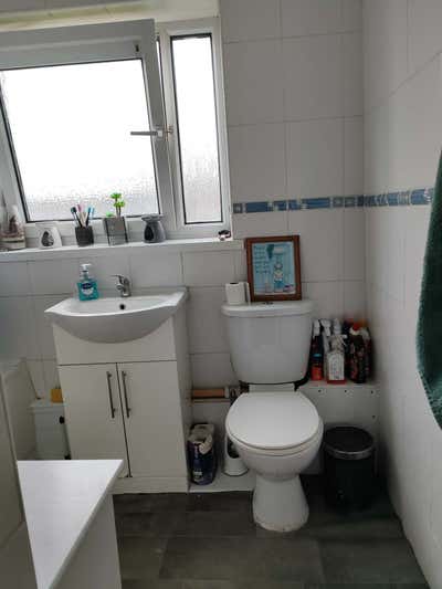 Spacious Double Room in Friendly 3-Bedroom Flat Main Photo