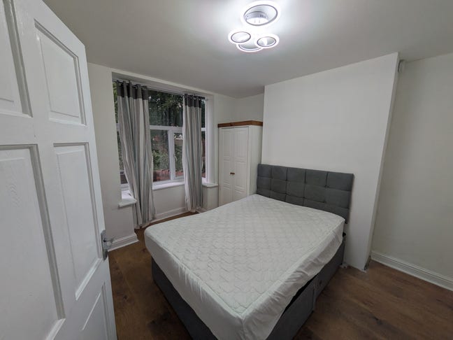 Room to let  Main Photo