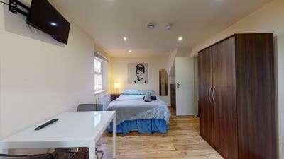 A Bright Studio in Cricklewood-Book a Viewing Main Photo