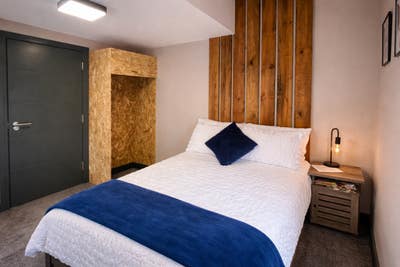 Affordable Studio/Ensuite Available in Netherfield Main Photo