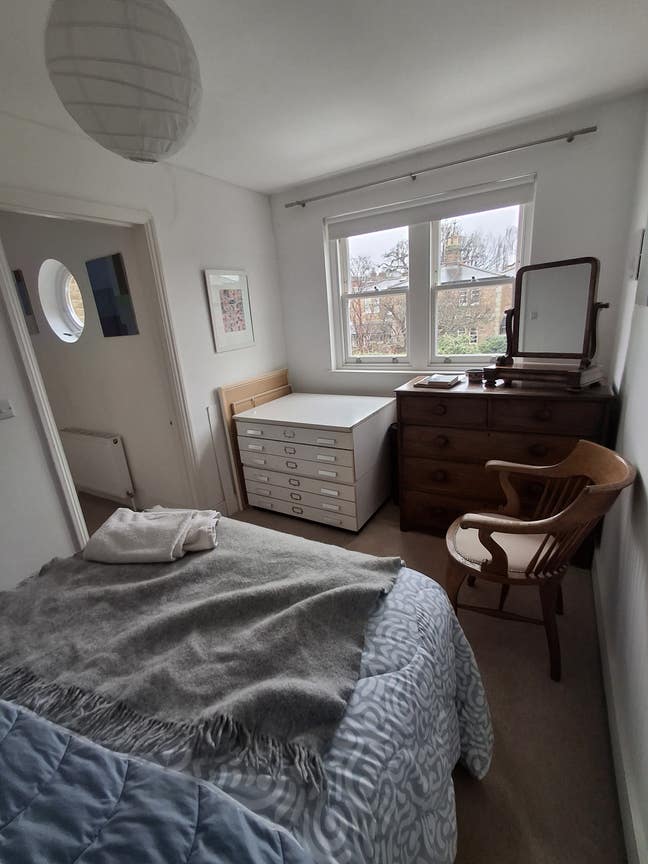 Low cost accommodation in East Sheen SW14 Main Photo