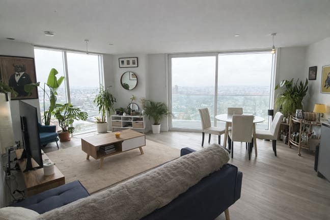 Skyline Ensuite Double Room with Concierge Main Photo