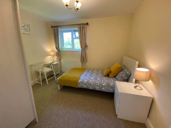 Cosy large single room in Ruislip  Main Photo