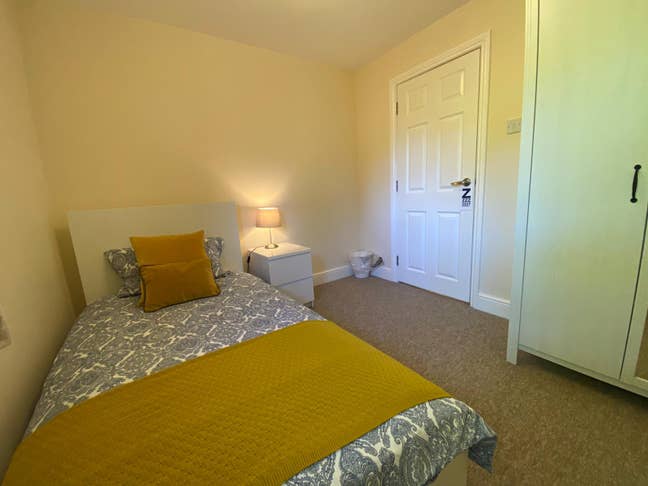 Cosy large single room in Ruislip  Main Photo