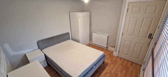 Double Room Available Now in Sheffield  Main Photo