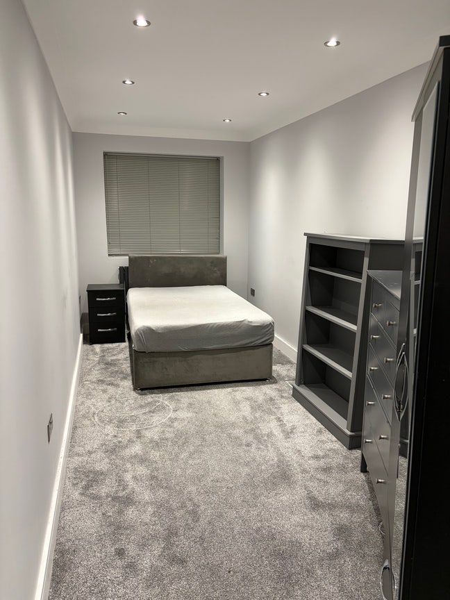 Double Room to Rent Main Photo