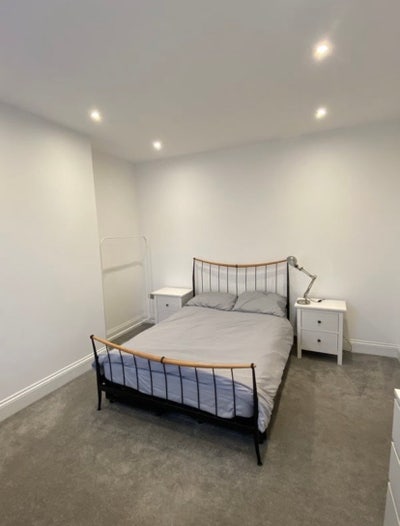 Large Furnished Double Bedroom in a Shared House Main Photo