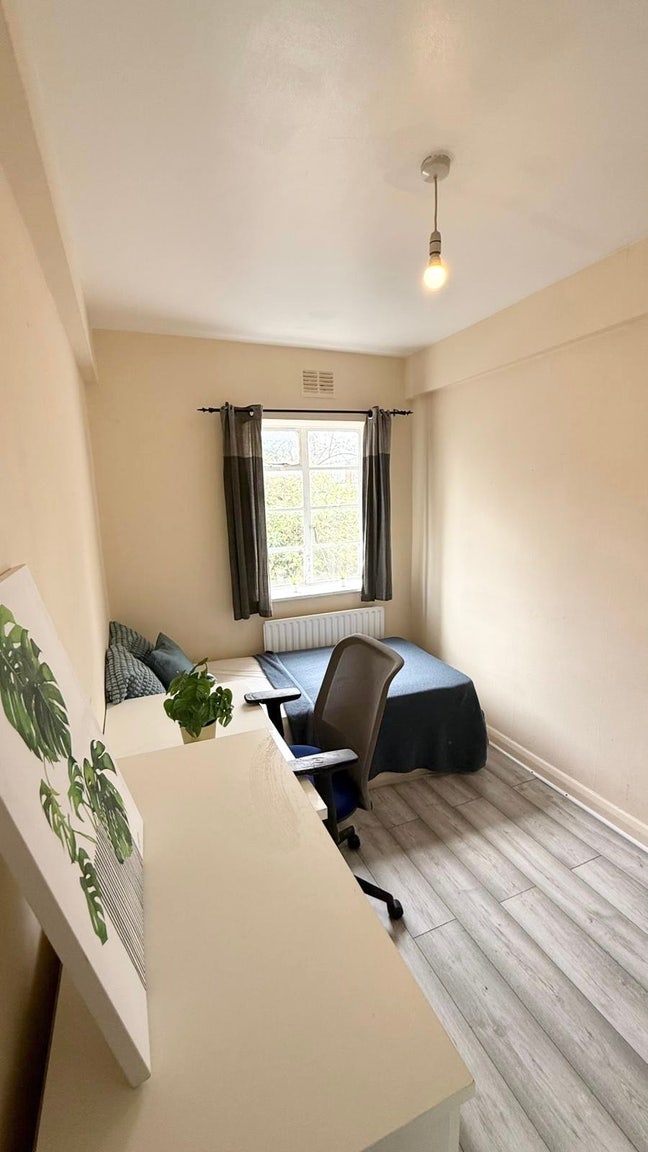 Spacious Single Room Only 3 People to Share House Main Photo