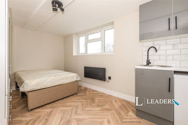 50% off First Month Rent Double Room Av: Jan 26 Main Photo