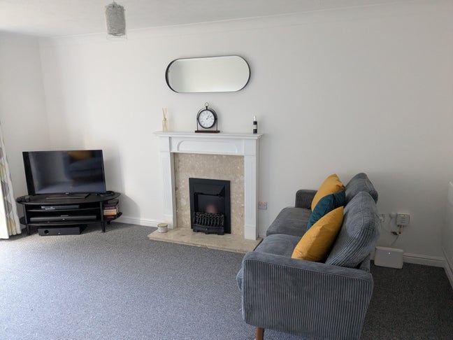 Double en-suite in quiet cul-de-sac on Dussindale  Main Photo