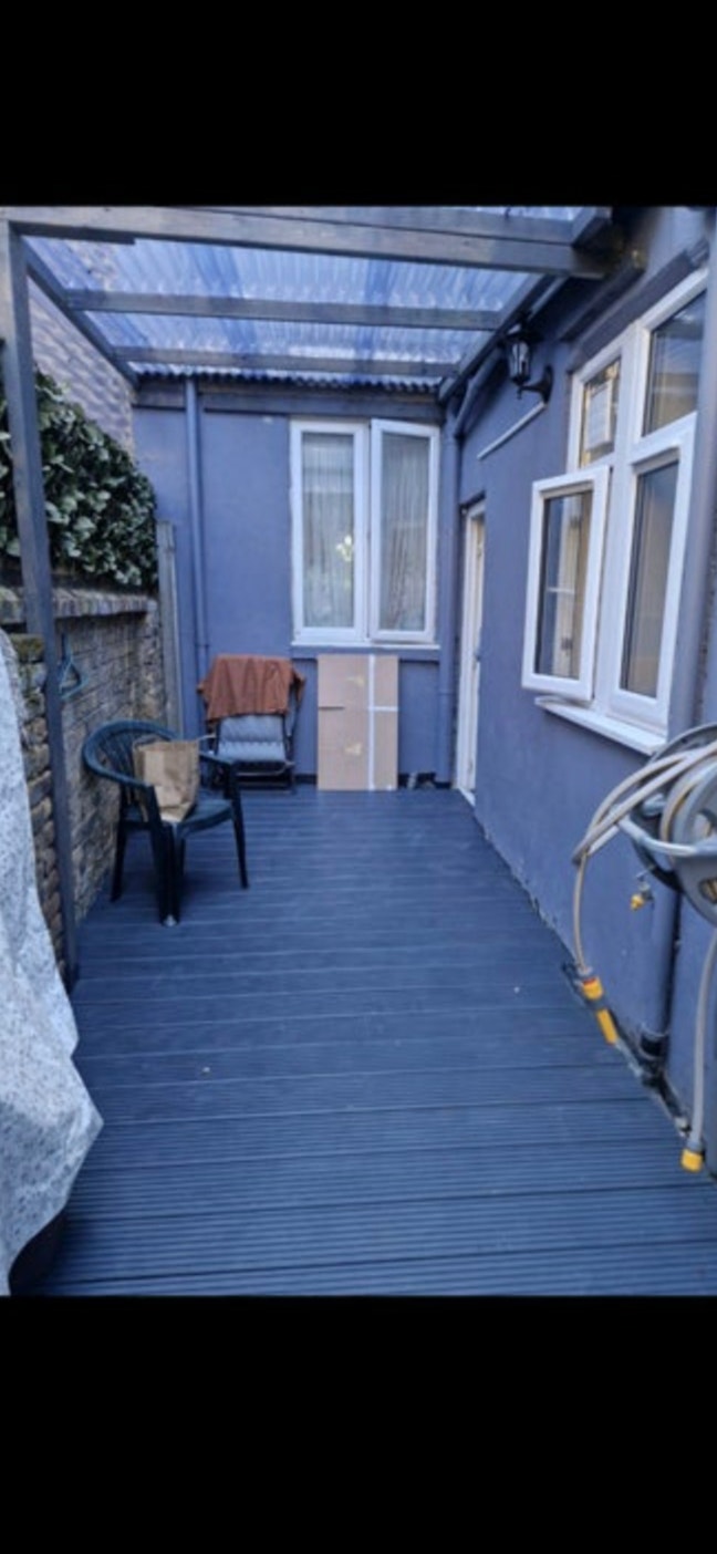 Large clean furnished studio n5 Main Photo