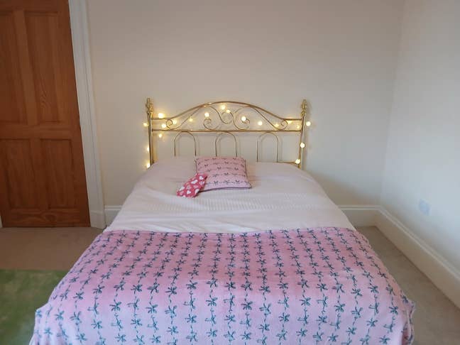 Female houseshare Dbl room ready Feb 26 Main Photo