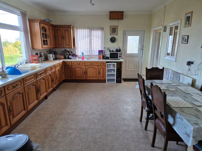 Large double room Main Photo