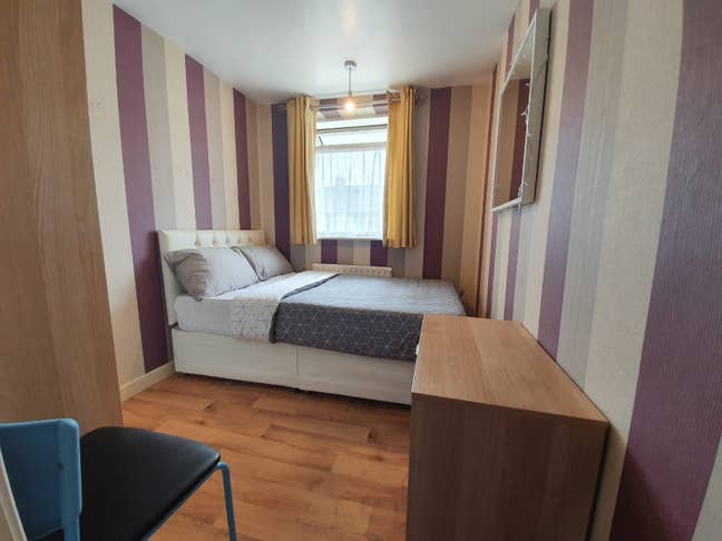 Furnished Small Double Room in Lovely House Main Photo