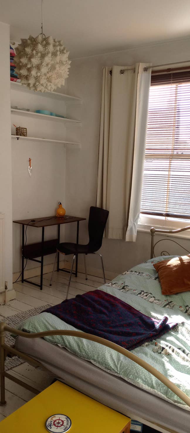 A lovely double room in an antique Victorian flat Main Photo