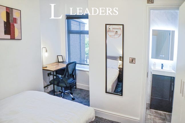 Fully Furnished Rooms Available With Bills Include Main Photo