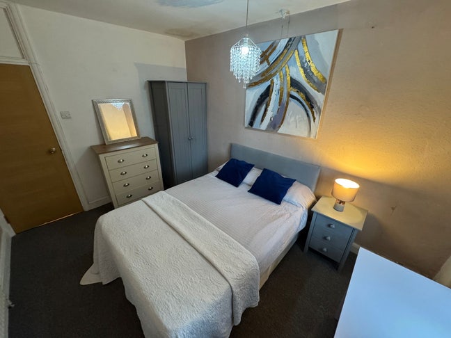 Double Room for You in Small House Share ❤️ Main Photo