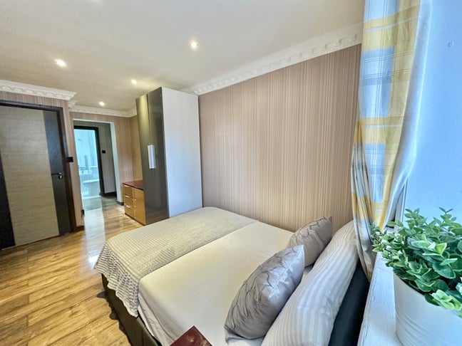 Prime Transport Links & Close to ESCP - Room  Main Photo