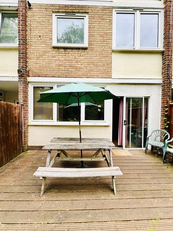 ✨ Stunning Bedroom with Garden in the Heart Main Photo