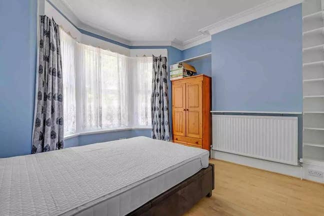 Room in quite house in cul-de-sac opposite park Main Photo