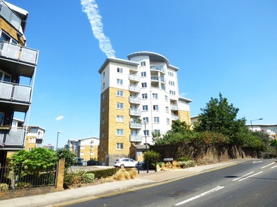 Luxury 2 bed, 2 bath with Balcony, Parking, Bow E3 Main Photo