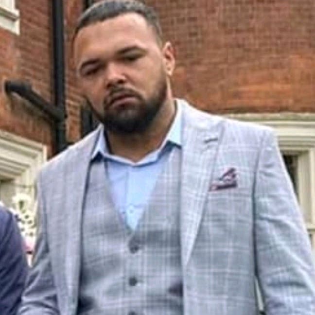 Hi there im currently living in a temp accomm... Main Photo