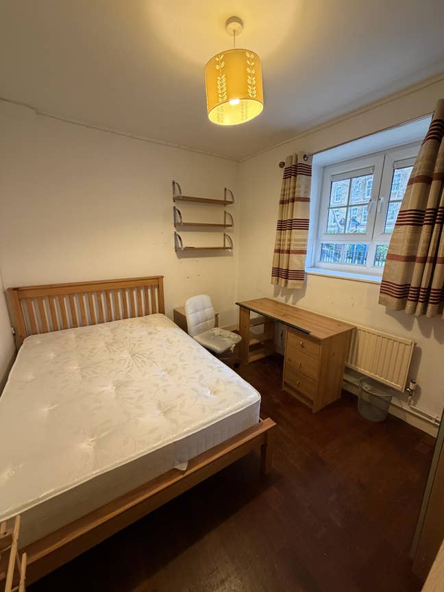 Double room next to Old Street station! (2Amias) Main Photo