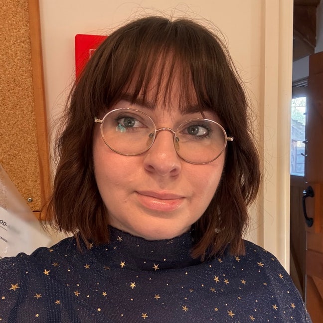 Professional Female seeks a double room Main Photo