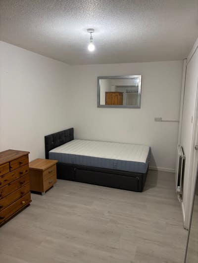 2 double rooms available at Bradwell Common Main Photo