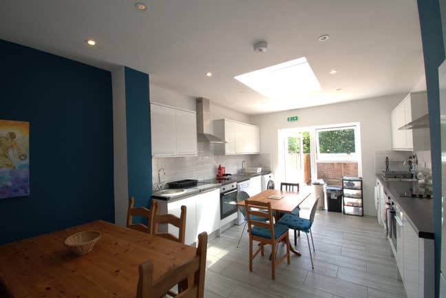 En suite double -  Close to Central line !  Main Photo