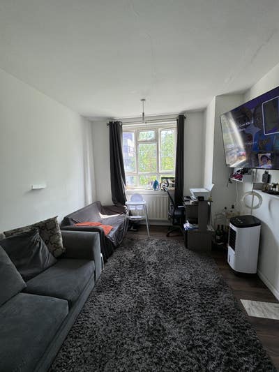 Spacious Double Room Available Main Photo