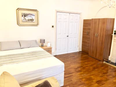 &pound;20 off 🛏️ Spacious Rooms in St. John's Wood!  Main Photo