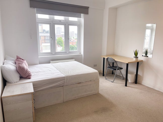 ✨ Cozy Room at Grove Hall Court 🏠 Main Photo