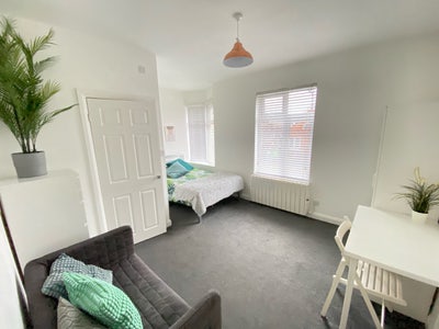 *Spacious Double Ensuite* Friendly Flatshare Main Photo