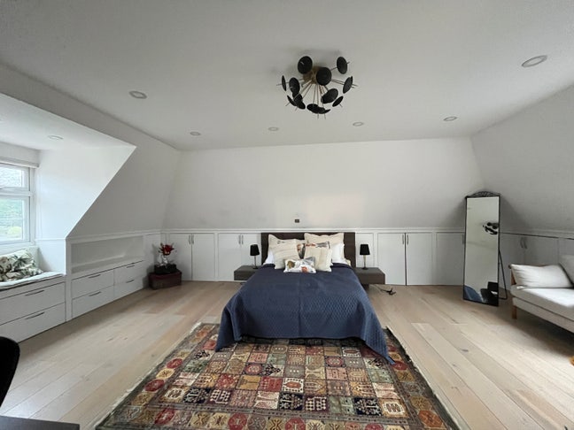 Large en-suite double bedroom  Main Photo