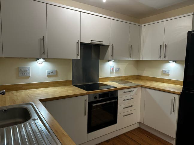 New 2 Bedroom Flat in Morden Main Photo