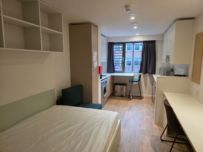 City Centre Studio with Private Washer/Dryer | NG1 Main Photo