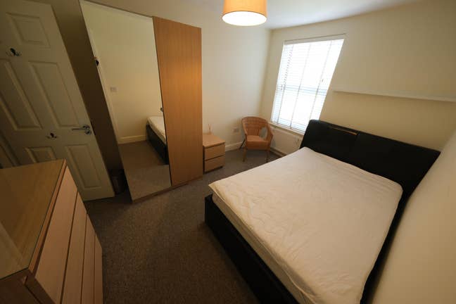 Large Double Room, with EnSuite, All Bills Inc. Main Photo